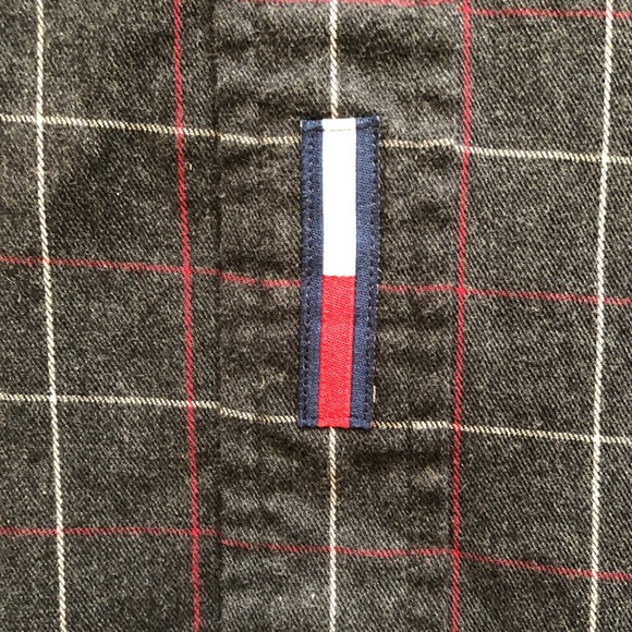 TOMMY HILFIGER—MEN’S CHARCOAL PLAID BUTTON DOWN!! EUC!! - Picture 6 of 6